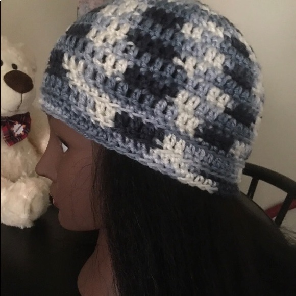 Crocheted Cap - Blue variegated - Picture 7 of 7